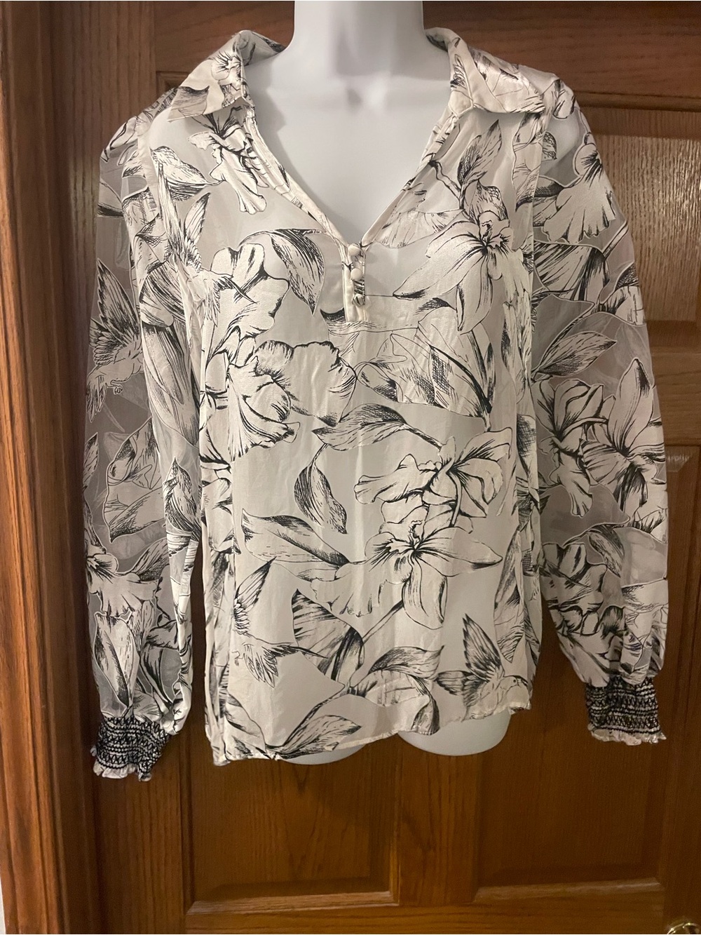 White House Black Market Black & White Floral V-Neck Blouse